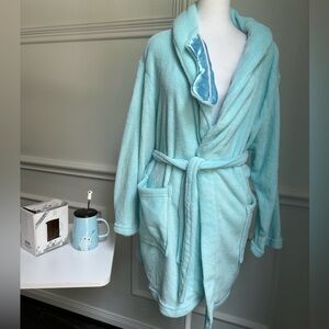 Light Blue Plush Robe with Eyemask and Kitten Mug, NWOT , Size OS